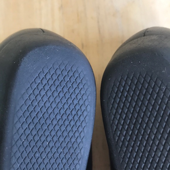 Leather pumps size 8 1/2 - Picture 6 of 8